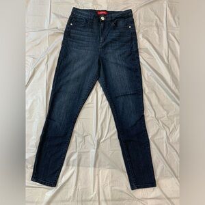 Guess dark denim women’s skinny jeans size US 29